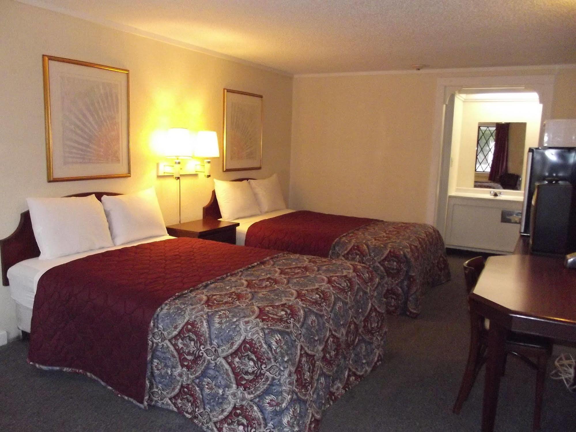 Knights Inn Cleveland/Маседония Экстерьер фото