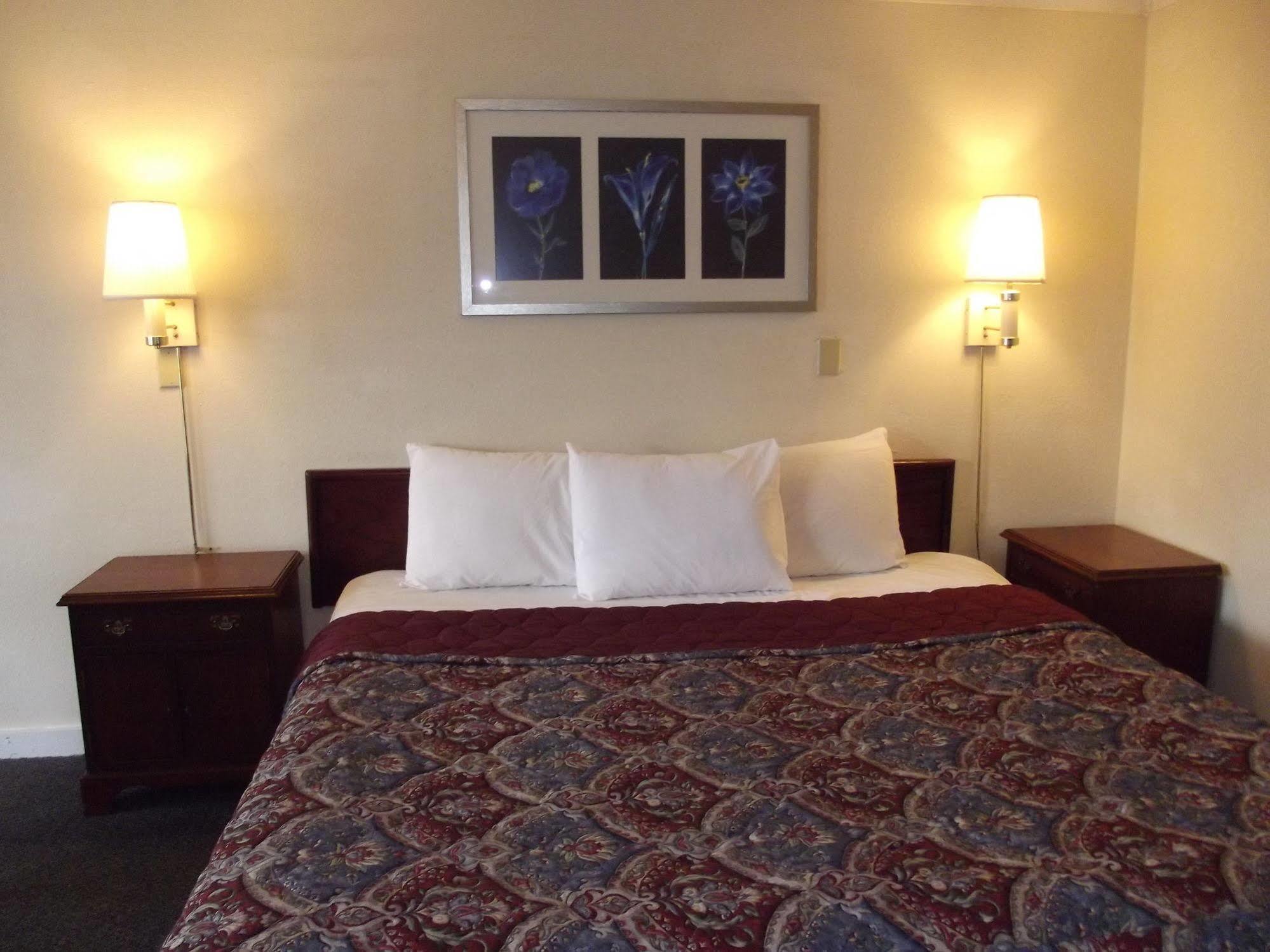 Knights Inn Cleveland/Маседония Экстерьер фото